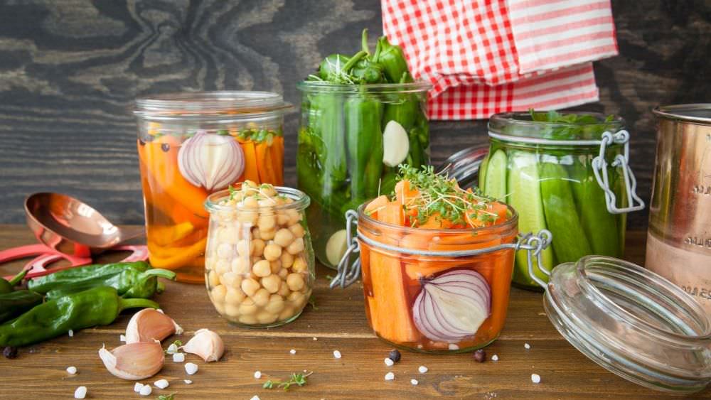 Fermentieren: So machen Sie Gemüse länger haltbar