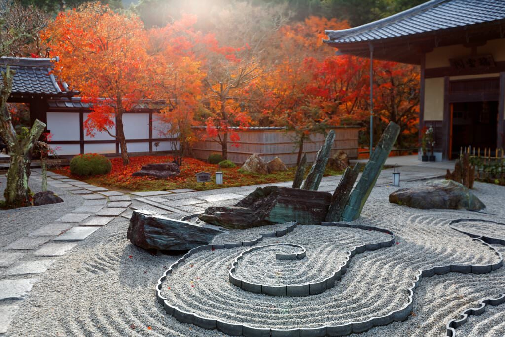 So legen Sie einen Zen-Garten an