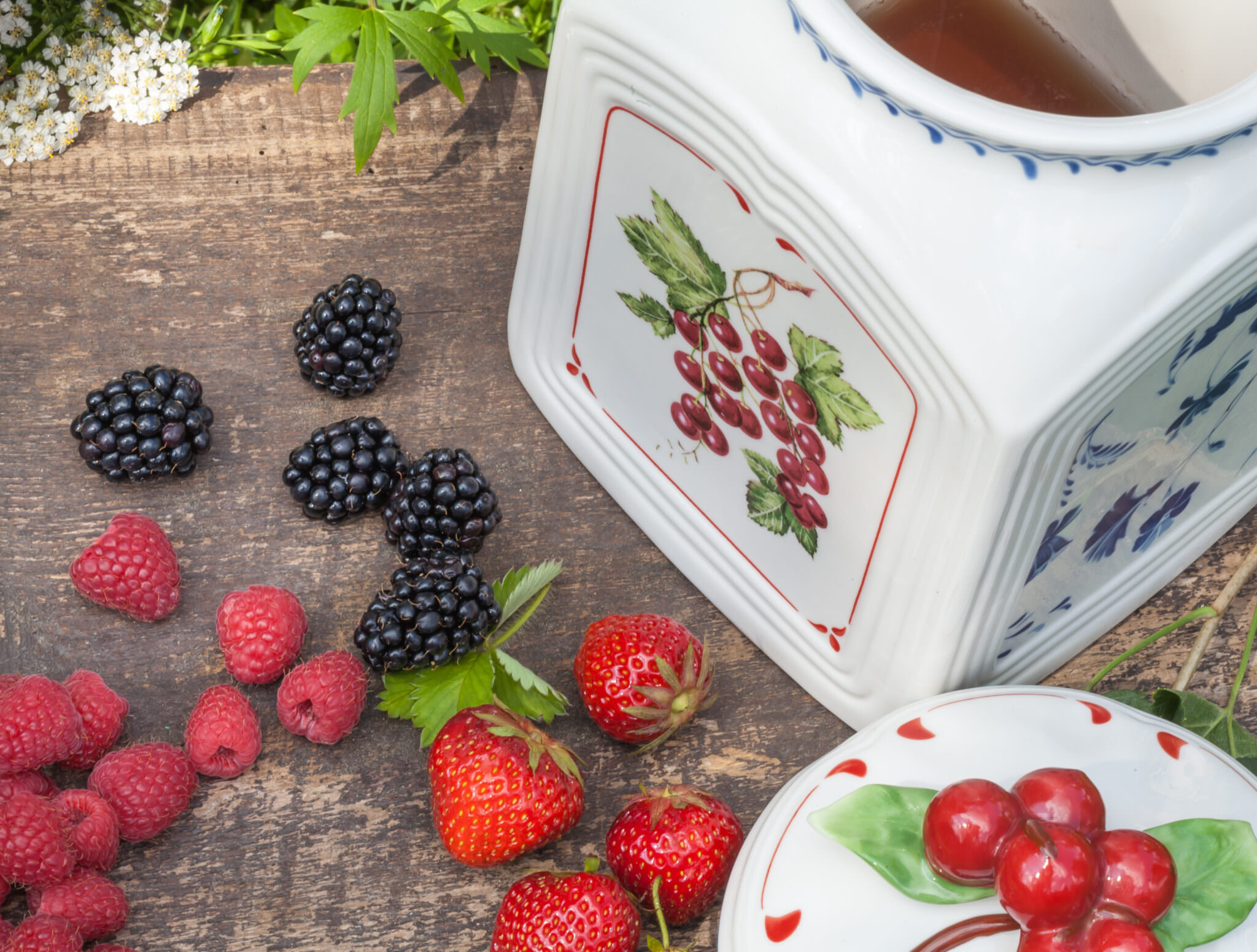 Rumtopf – Früchte lange haltbar machen - Samenhaus Gartenblog