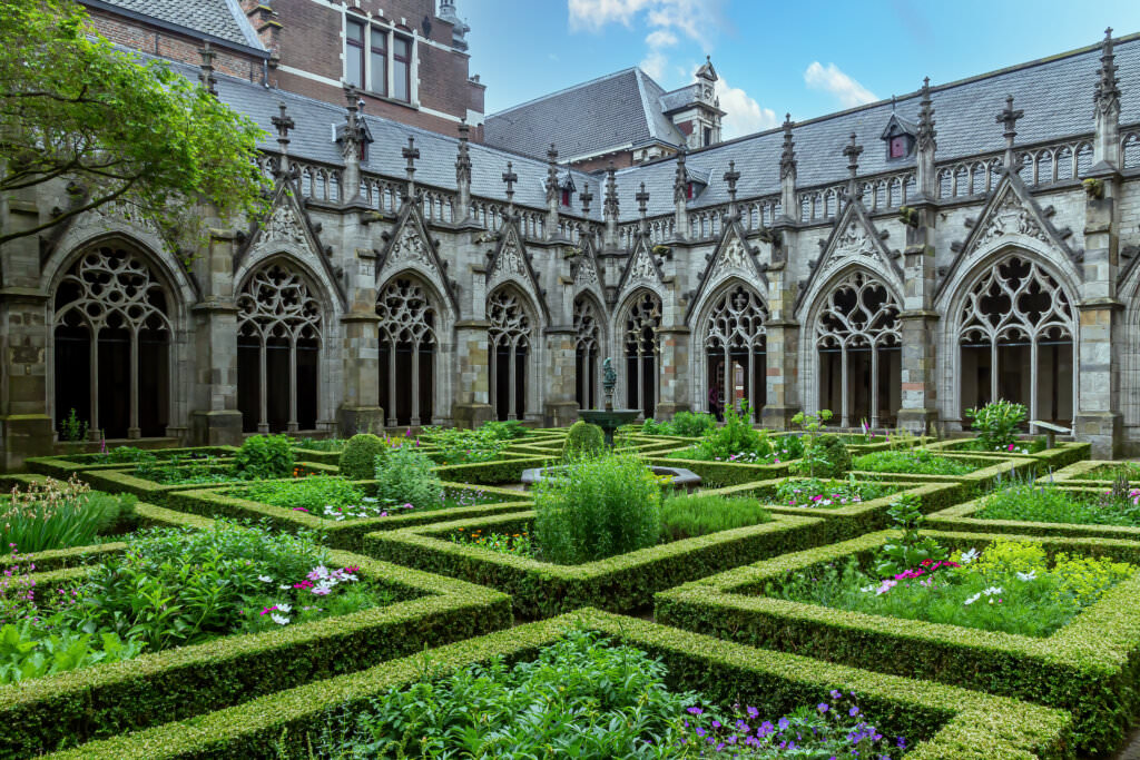 Klostergärten anlegen so wird Ihr Garten zum Heilkräutergarten