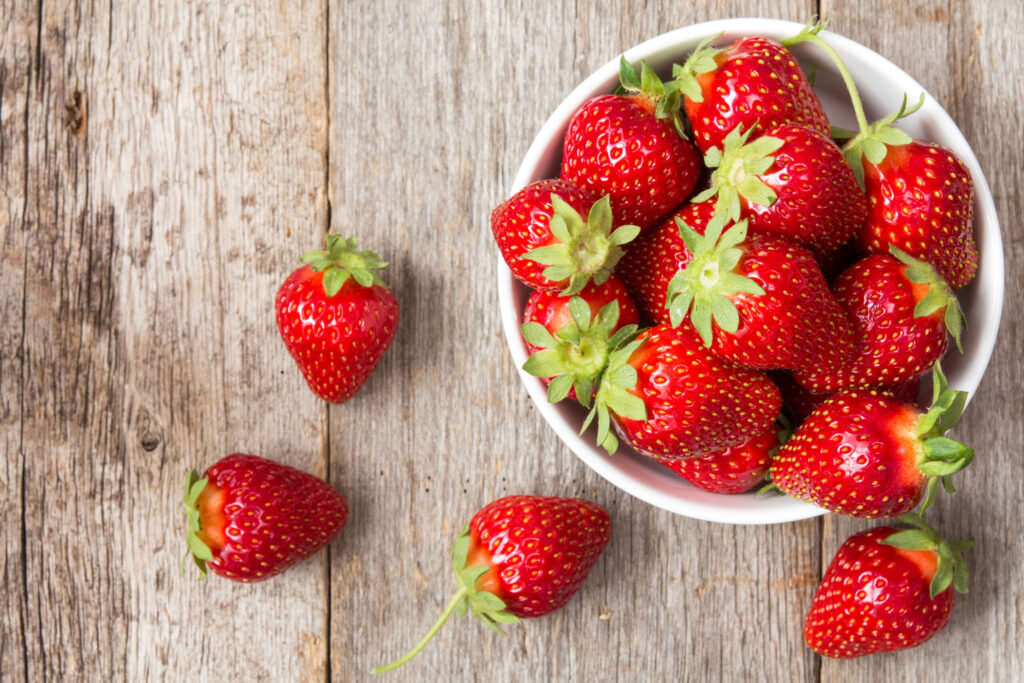 Erdbeeren im Garten pflanzen: Was Sie beachten sollten