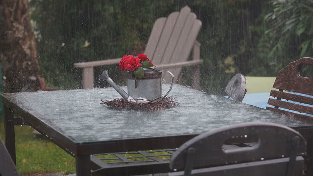 Unwetter: Wie Sie Ihren Garten schützen