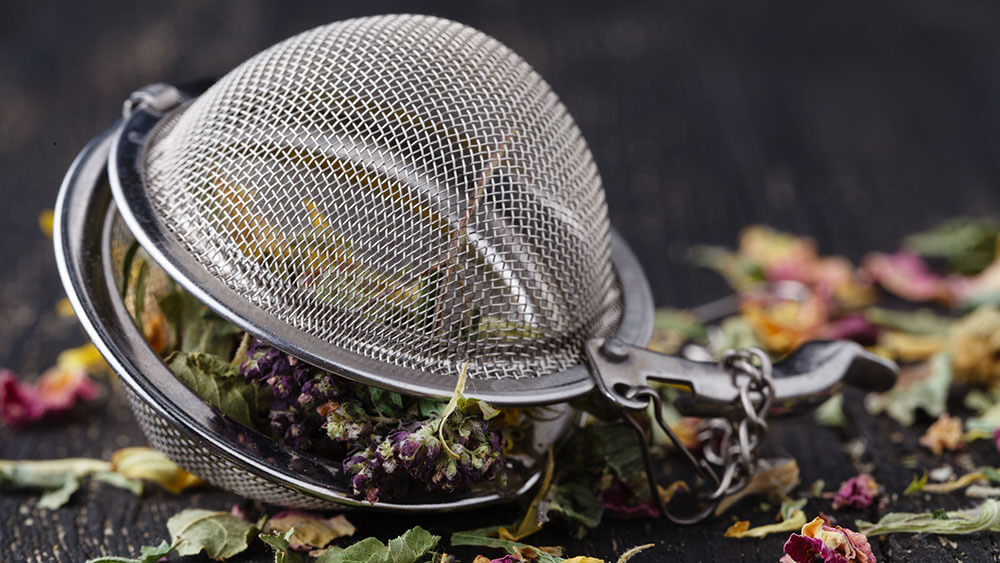 Rezepte: Tee-Mischungen aus dem Garten