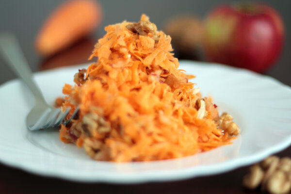 Walnuss-Karotten-Salat