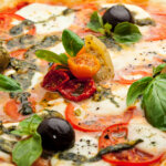 Vegetarischen Pizzarezepte mit Gemüse aus dem Garten