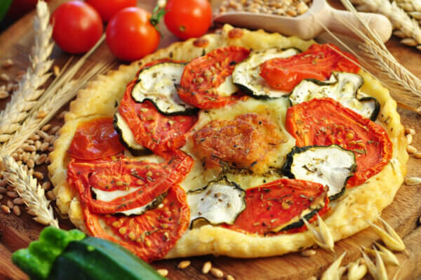 Zucchini-Tomaten-Pizza