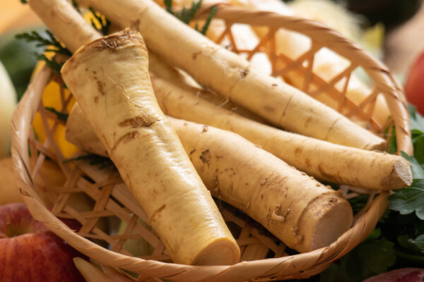 Meerrettich im Korb